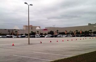 Show building for Eukanuba - Click for Larger View